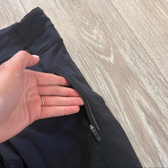 Lululemon Black Inspire Tight II Leggings - Picture 4 of 15